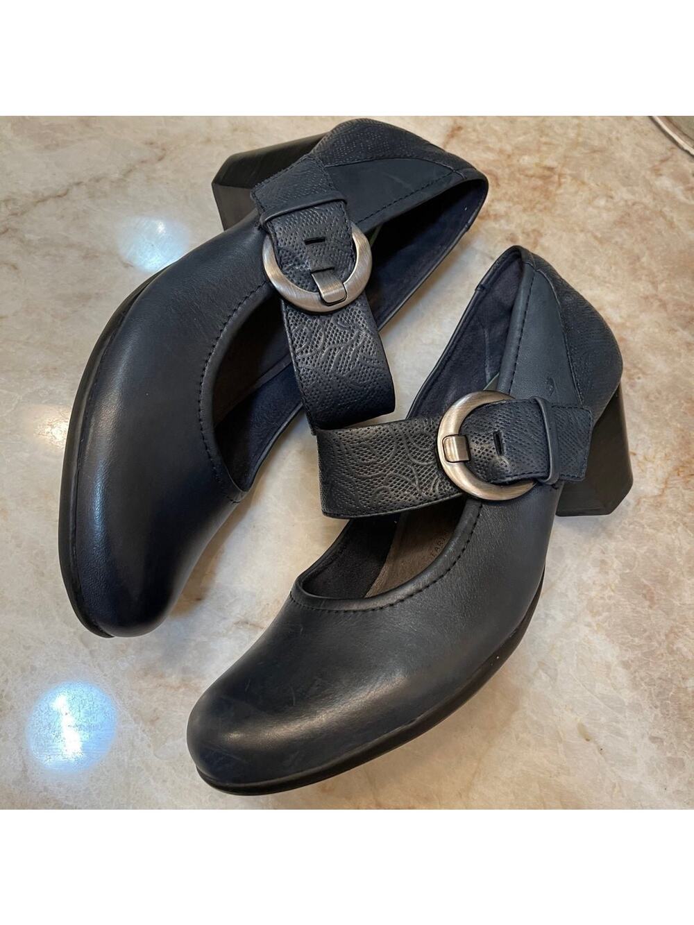 Earth “Noble” clogs Mary Janes Navy Blue Sz 8.5